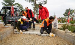 Büyükşehir, Şehir Genelinde 2 Bin 300 Mezarlıkta Seferberliğini Sürdürüyor