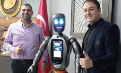 Türkiye'nin ilk insansı yapay zekalı robotu Ada, ders vermeye başladı