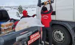 Kahramanmaraş itfaiyesinden yolda mahsur kalan vatandaşlara yardım