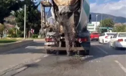 Yola Beton Dökerek İlerleyen Mikser Sürücüsüne Ceza Yağdı