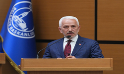 AK Parti'den İstifa, Mecliste Alkışlarla Karşılandı