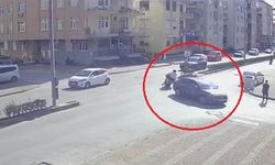 Kaza Yapan Motosikletliyi Kaskı Kurtardı
