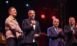 Onikişubat Gençlik Festivali’nin ilk konserinde Oğuzhan Koç sahne aldı