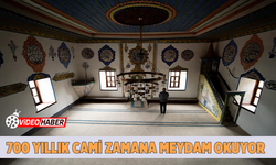 700 yıllık cami zamana meydan okuyor