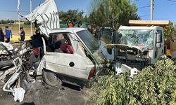 Uşak’ta otomobil kamyonla çarpıştı: Baba ve kızı hayatını kaybetti