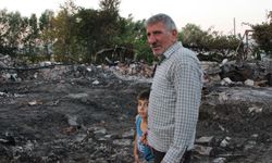 Ev, traktör ve otomobili yanan çift 4 torunuyla yuvasız kaldı