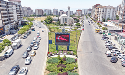 Kahramanmaraş'tan birlik mesajı: Şehir Ay Yıldızla süslendi
