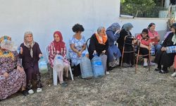 Tekirdağ’da arıtma tesisinin dibinde susuz kalan halk bidonlarla protesto düzenledi