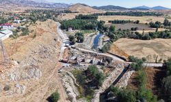 Göksun’daki Modern Köprü Hızla Yükseliyor