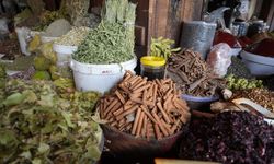 Halk çareyi kış çayında buldu: Kapalı çarşı’da şifa kuyruğu