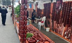 Kahramanmaraş’ta şok denetim! Yöresel Pazarda 850 kilo sucuk çöpe gitti