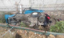 Kahramanmaraş'ta otomobil drenaj kanalına uçtu: 3 yaralı