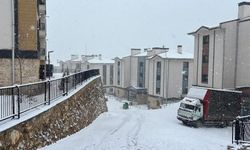 Kahramanmaraş’ta yoğun kar yağışı hayatı felç etti