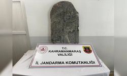 Kahramanmaraş'ta tarih kaçakçılarına suçüstü! Bizans döneminden mezar taşı ele geçirildi