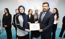 Dulkadiroğlu’nda gençler konuştu, Salon ayakta alkışladı