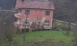 Kastamonu'da heyelanın yuttuğu ev anbean görüntülendi!