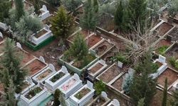 Sel mezarlığı vurdu! Mezarlar kayboldu, tepki yağdı