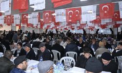 Büyükşehir’in iftar sofrası Çağlayancerit’te binleri buluşturdu