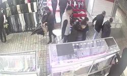 Fiyat sorma bahanesiyle girdi cep telefonu çaldı: "Hoşuma gitti" savunması yaptı