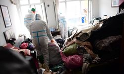 Evden çıkanlar şoke etti: 4 kamyonluk atık