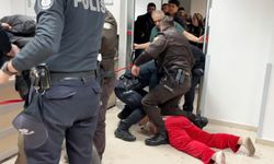 Oğul annesinin sevgilisini bıçakladı, anne ise polis memurunu tokatladı