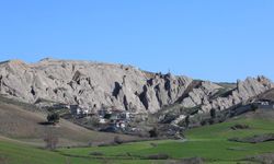 Kahramanmaraş'ta "ejder sırtı" gibi kayalar fotoğrafçıların gözdesi oldu!