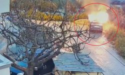 Park halindeki otomobili benzin döküp kundaklamak isterken kendini yaktı