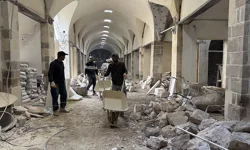 Depremin izleri silindi: Tarihi çarşı ayağa kalktı