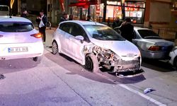 Aksaray’da alkollü halde direksiyona geçti, 3 araca birden çarptı