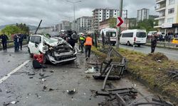Karşı şeride geçen otomobil facia yarattı 1 ölü 7 yaralı