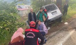Karbasanı geçişinde can pazarı! Yaralılar araçta sıkıştı