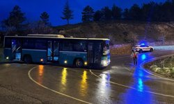 Kayseri’de alkollü bir şahıs çaldığı özel halk otobüsüyle kaza yaptı