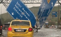 Yağmur, dolu, hortum! "Süper hücre" fırtınası şehri talan etti