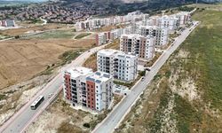 Devlet evi yaptı, Yol çilesi bitmedi! Depremzedeler isyanda