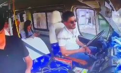 Adana’da direksiyon başında uyuyan dolmuş sürücüsü kaza yaptı: 7 yaralı
