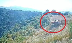 Tarlada feci kaza kamerada: Traktörün altında kalan sürücü hayatını kaybetti