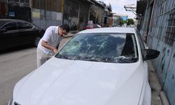 "Kapımın önü" magandası! Park eden komşunun aracını yıktı