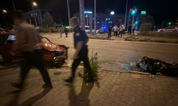 Kask kamerasına yansıyan feci kaza: Otomobil sürücüsü aranıyor