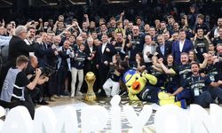 Jasikevicius tarih yazıyor: 3 sezonda tam 8 kupa birden!