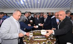Tarihi Ulu Camii’nde aşure bereketi: 5 bin kişiye ikram