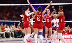 Türkiye Kanada voleybol maçı kaç kaç bitti? VNL yarı final bileti geldi