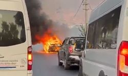 Alev topuna dönen otomobil demir yığınına döndü!