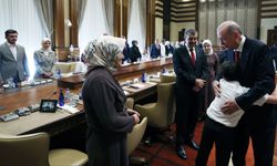 Cumhurbaşkanı Erdoğan, Ayser Çalık Ortaokulu şehitlerinin aileleriyle Külliye'de bir araya geldi