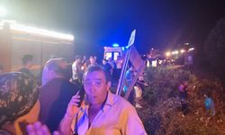 Bartın'da minibüs ile otomobil şarampole uçtu: 11 yaralı