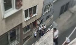Beyoğlu'nda fön parası kavgası: 9 kişi evi basıp camları kırdı