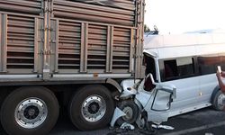Malatya-Elazığ yolunda feci kaza: İşçi minibüsü tıra çarptı
