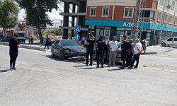 Onikişubat'ta korkutan kaza: İki otomobil kafa kafaya çarpıştı