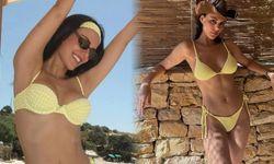 Özgü Kaya Ege sahillerini salladı: Kahverengi puantiyeli bikinisiyle büyüledi