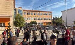 Lise önünde silahlı saldırı! 2'si ağır 10 öğrenci hastanede