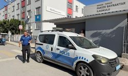 Mersin Tarsus'ta 7 yaşındaki öğrencinin çantasından silah çıktı, baba gözaltına alındı